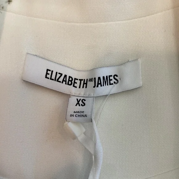 Elizabeth and James - Picture 5 of 8